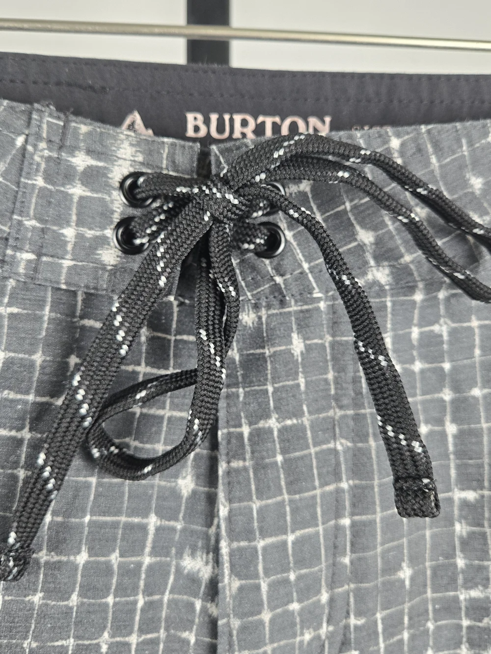 Burton Moxie Board Shorts Grey Print Size 34